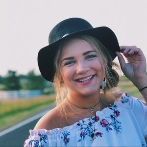 Meet your Posher, Rio